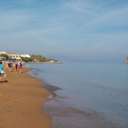 Kato Stalos Beach Bagian luar foto