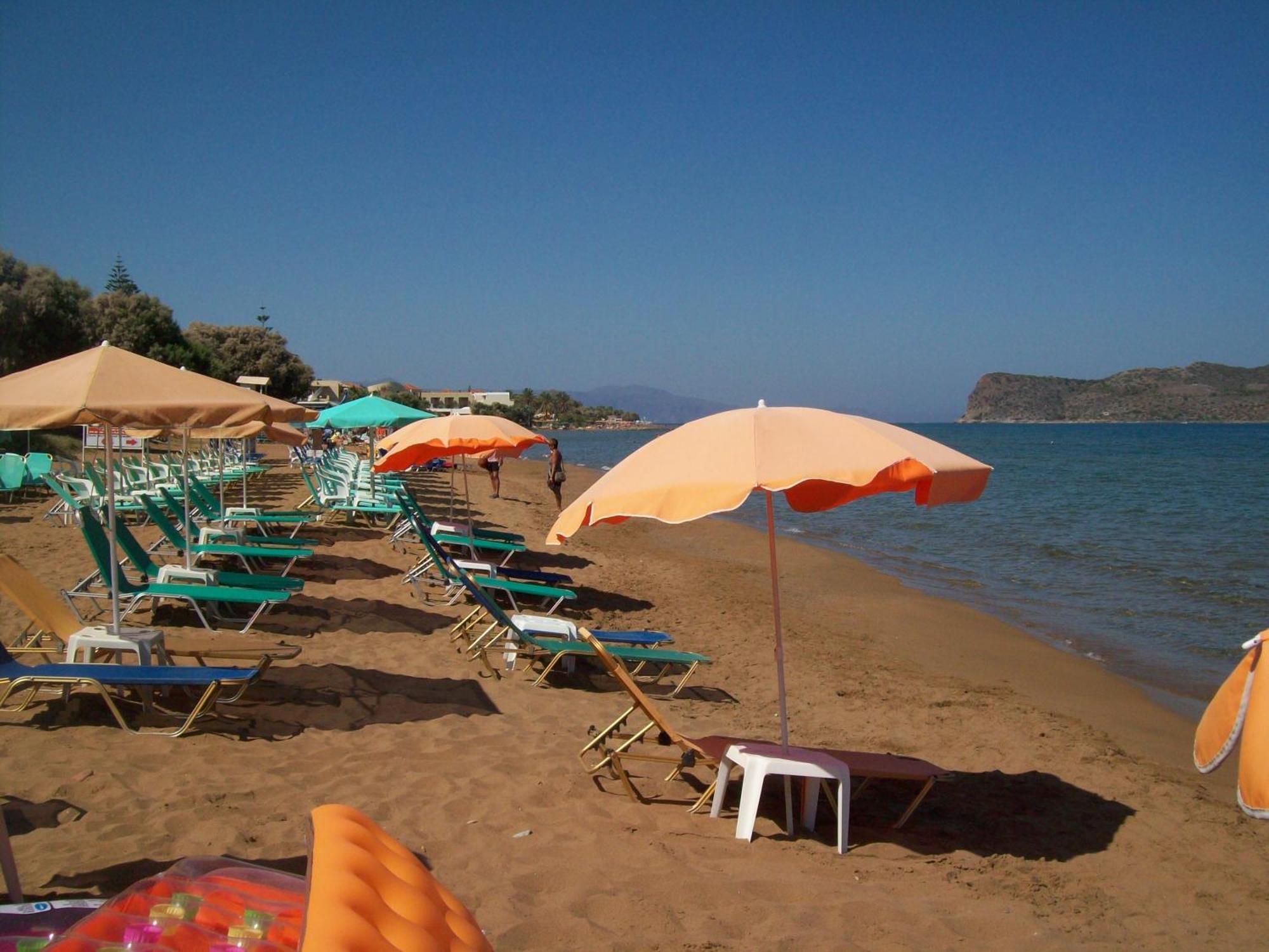 Kato Stalos Beach Bagian luar foto